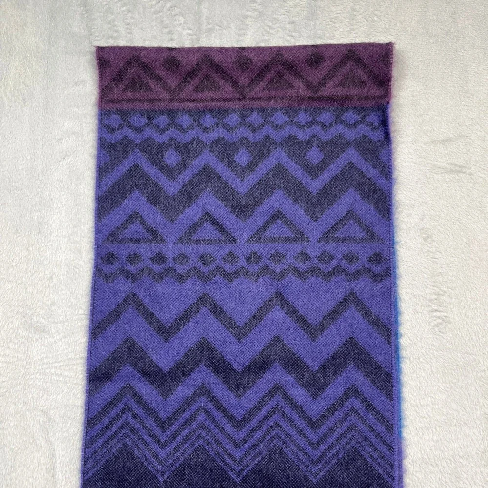 Kuna scarf crafted